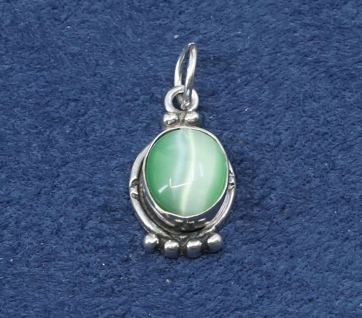 vtg Sterling silver handmade pendant, 925 charm w/ oval green tiger eye