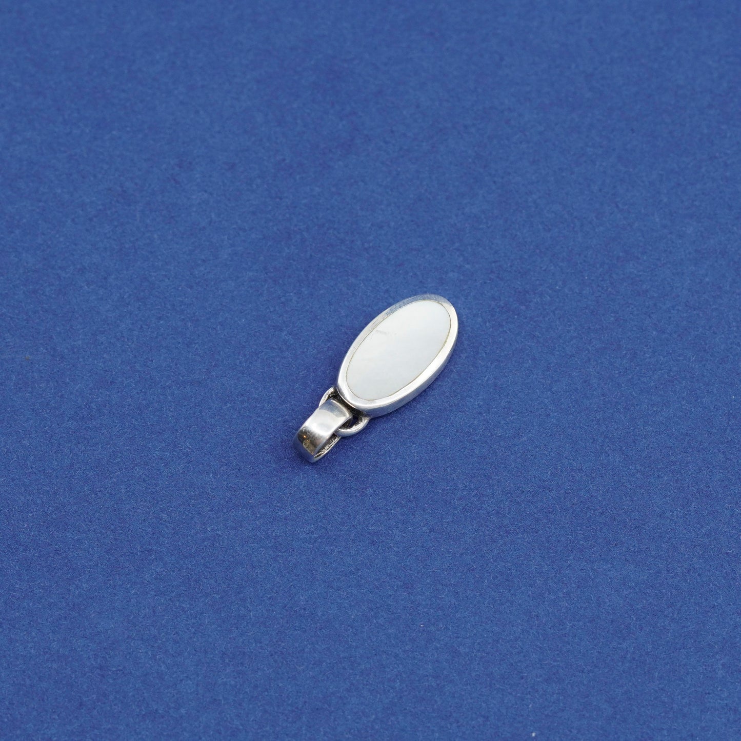Vintage Sterling silver handmade pendant, 925 Oval pendant with mother of pearl