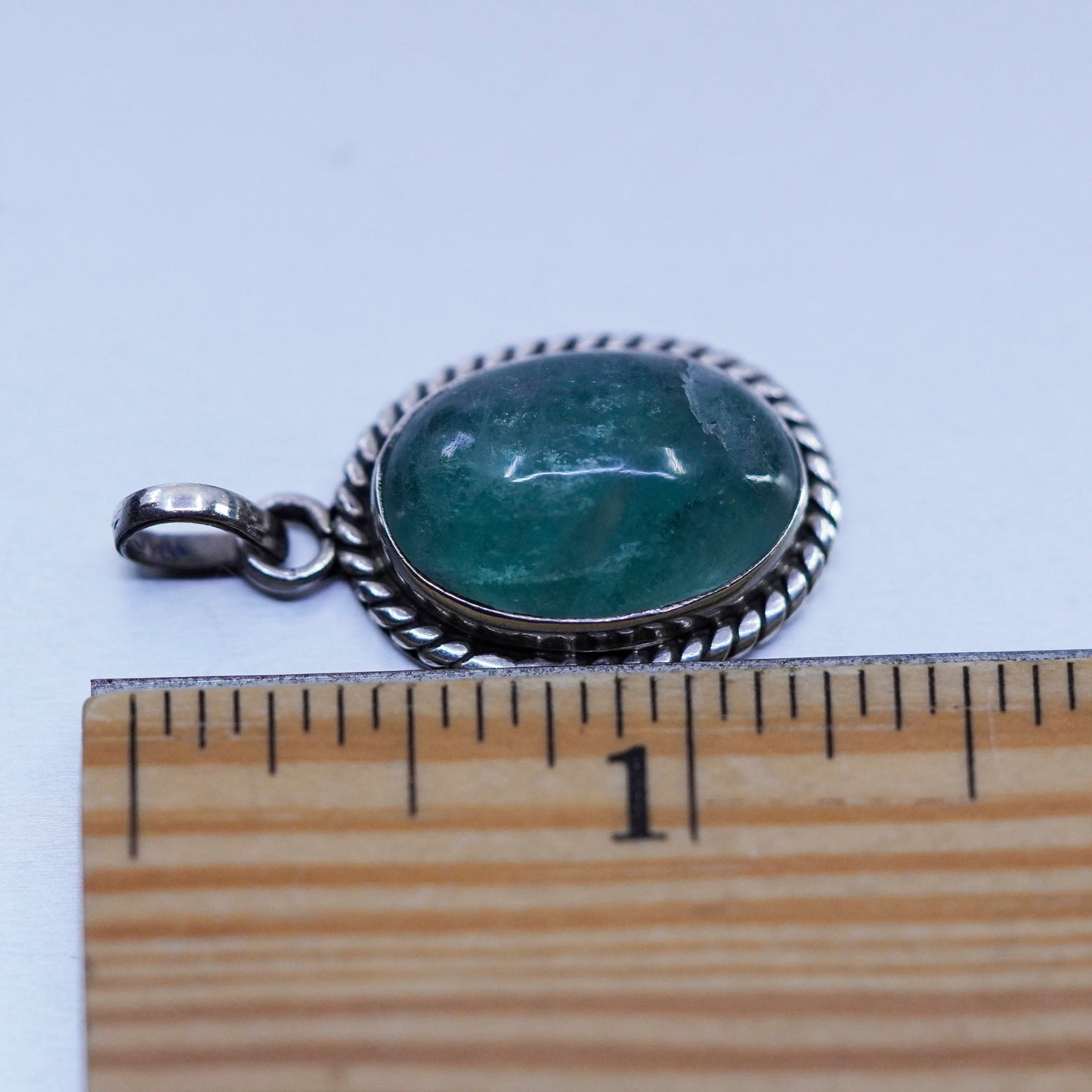 Vintage sterling 925 silver pendant with oval grapestone prehnite and cable