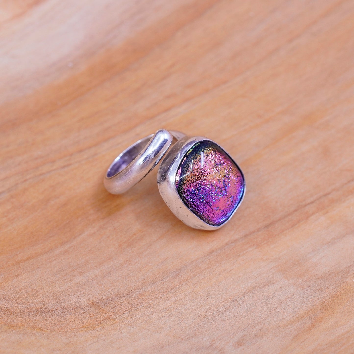 sz 4.75, designer Sterling silver ring, southwestern 925 with pink foiled glass