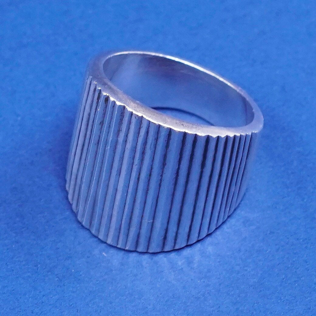Size 7, vtg Sterling silver handmade ribbed ring, mexico 925 statement band