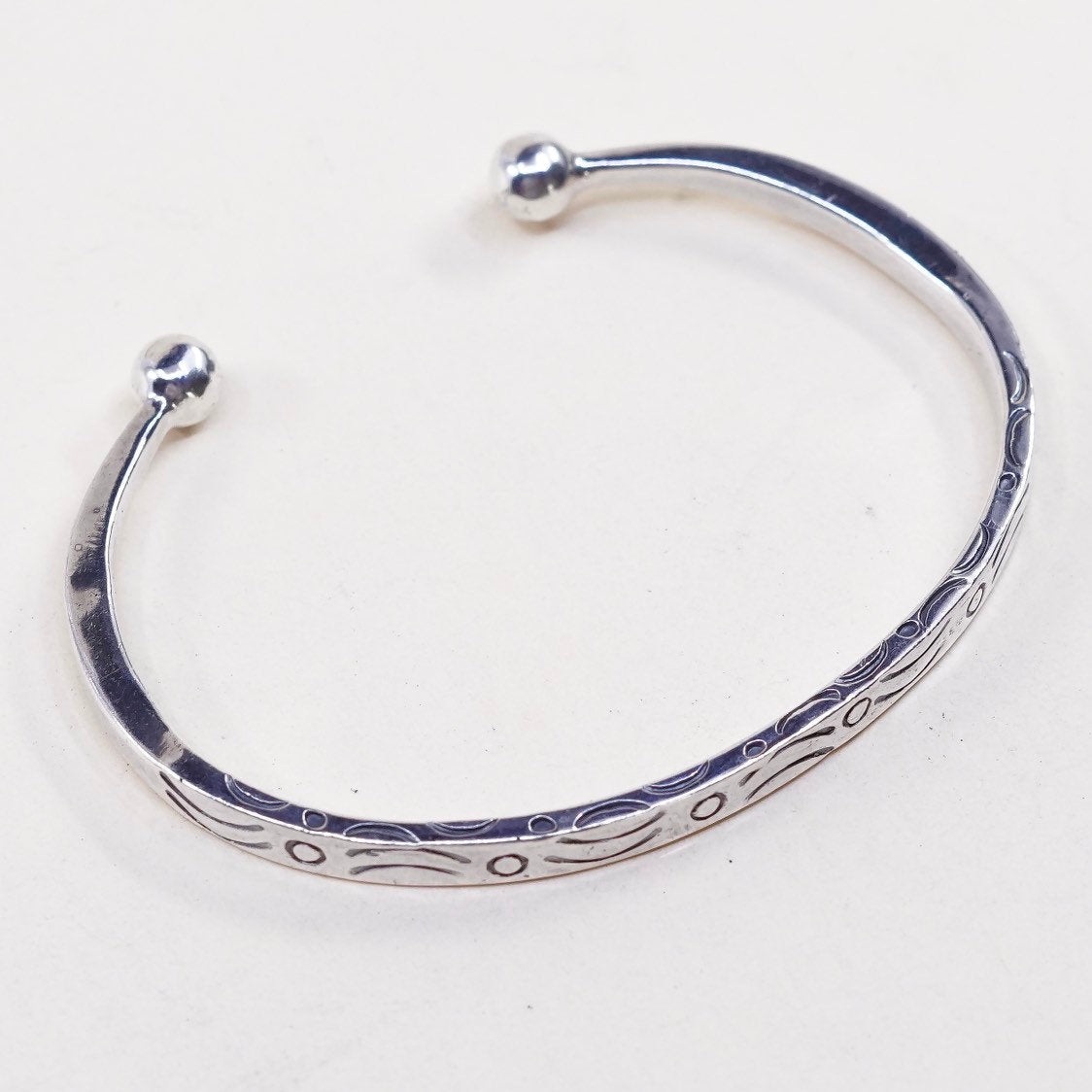 6.75", VTG Sterling silver handmade bracelet, 925 cuff w/ texture N beads end
