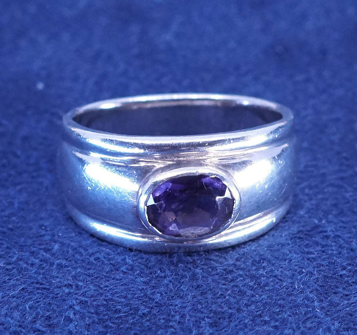 sz 9, vtg Sterling silver handmade ring, 925 w/ amethyst ring, stamped 925