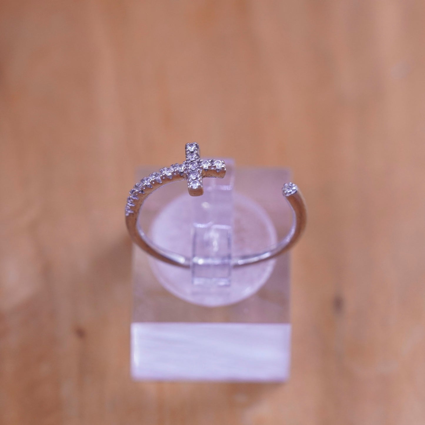 Size Adjustable Vintage Sterling Ring, 925 cross band with cz