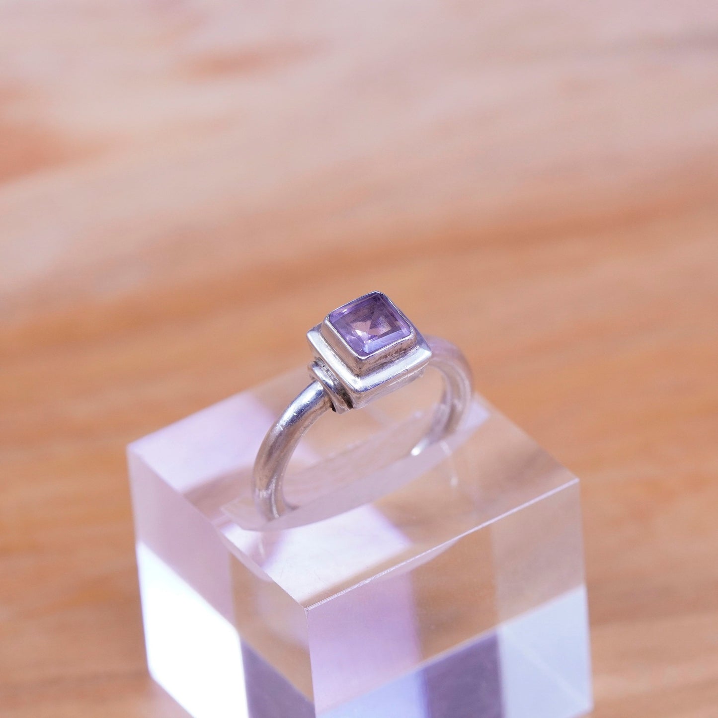 Size 8, vintage Sterling 925 silver handmade band ring with square amethyst