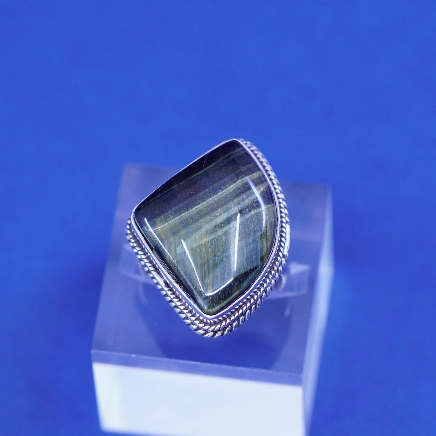 Size 9.25, vtg Sterling 925 silver handmade ring with green tiger eye and cable