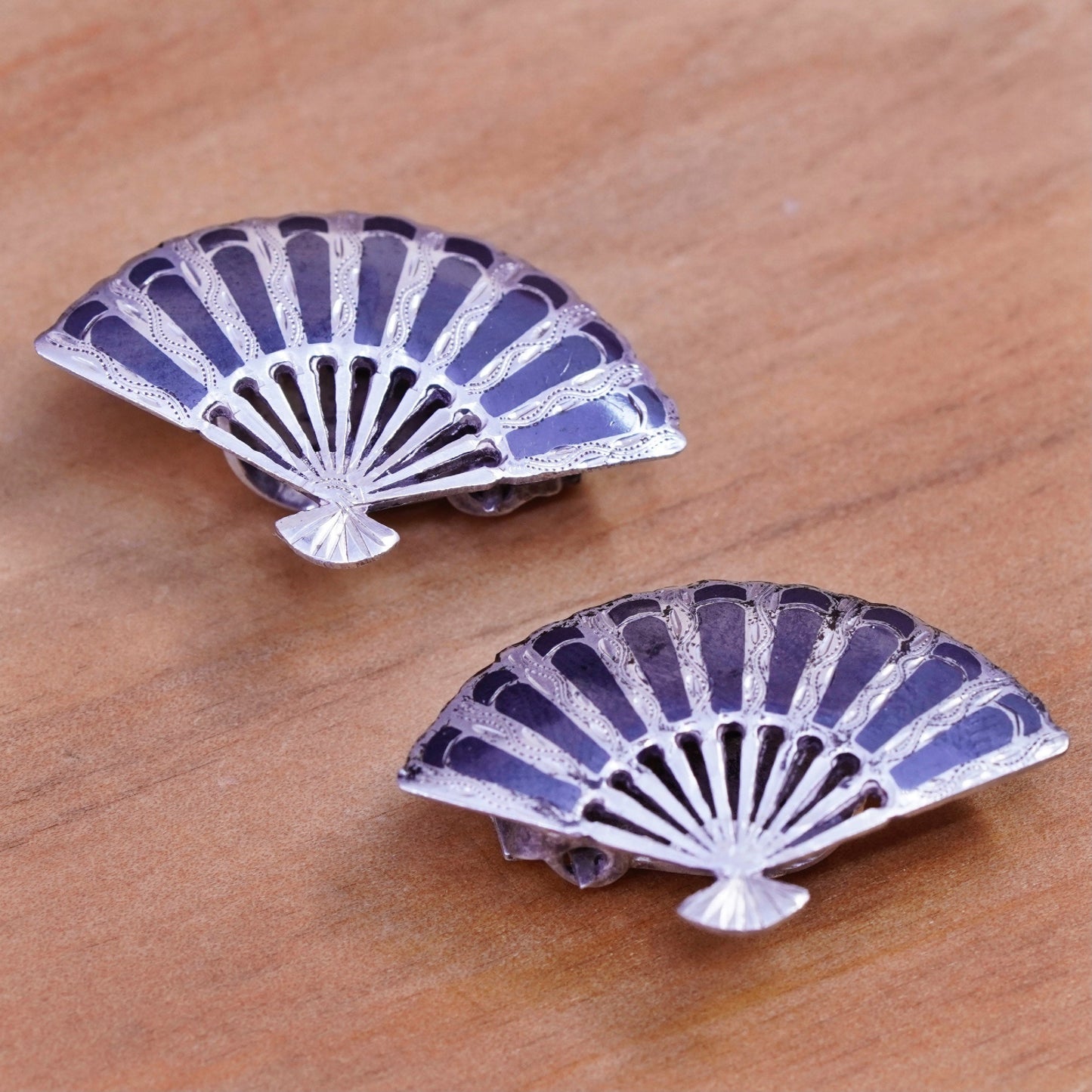 Vintage Siam sterling silver clip on 925 India fan earrings, niello, Siam