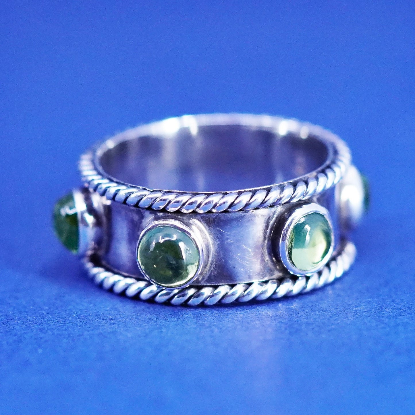 Size 7.5, vintage GeoArt sterling silver handmade band 925 spinner ring peridot