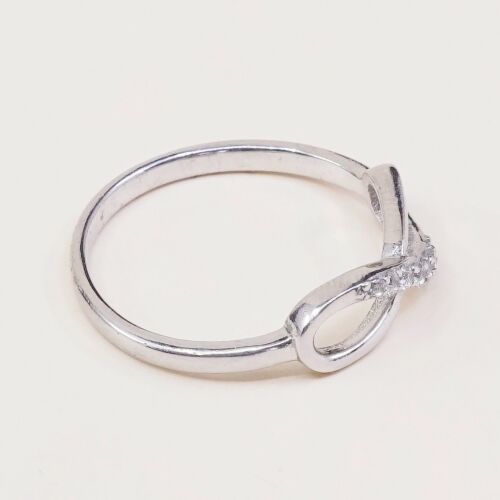 Sz 8.25, Vtg Sterling silver handmade ring, solid 925 silver Infinity band W/ CZ