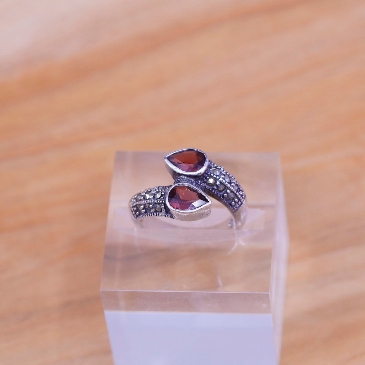 Size 6, vtg Sterling 925 silver handmade ring with teardrop ruby and marcasite
