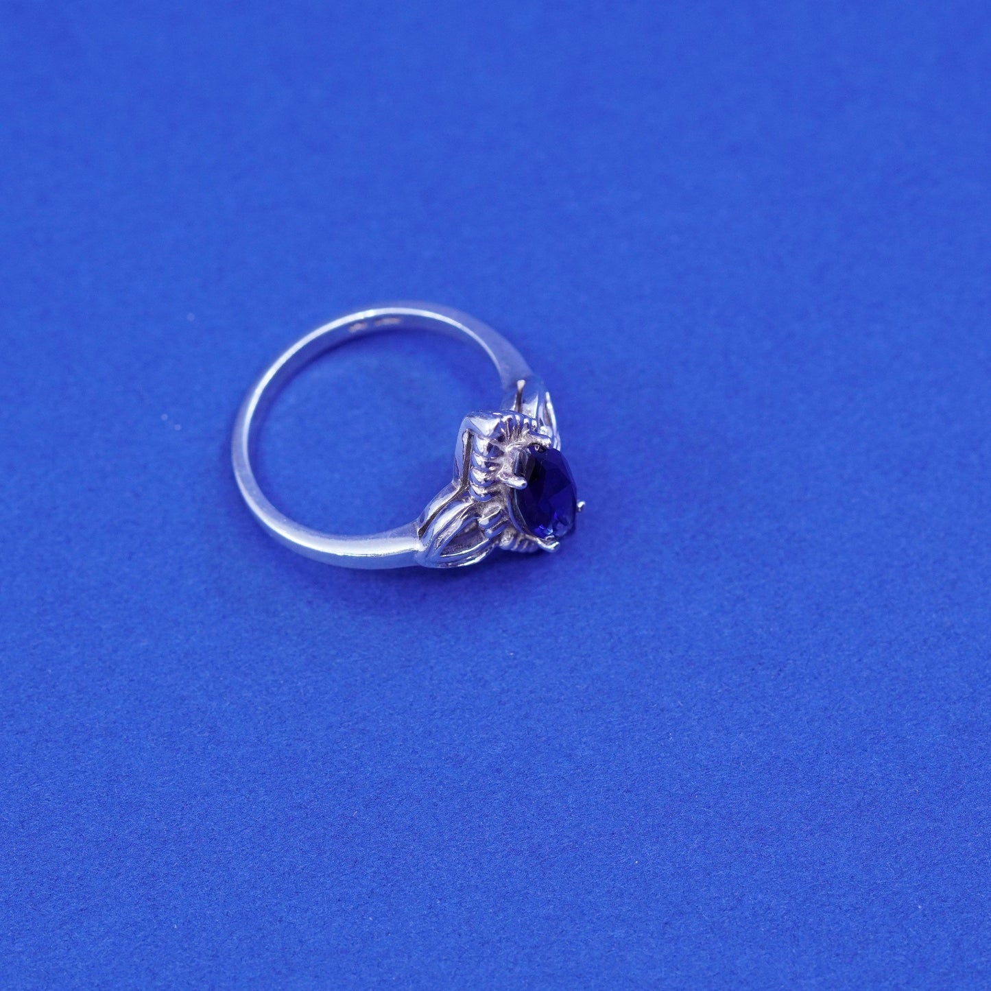 Size 7, vintage Sterling 925 silver handmade ring with sapphire