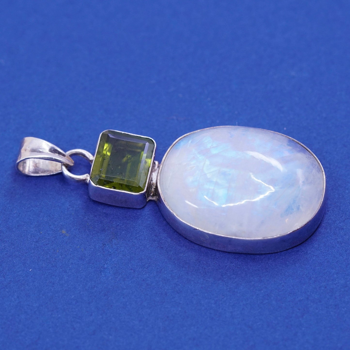 Vintage Sterling 925 silver handmade pendant with oval moonstone and peridot