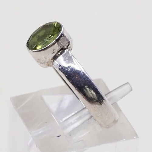 Sz 6, Vtg Sterling Silver Handmade Ring, 925 Silver Band W/ peridot