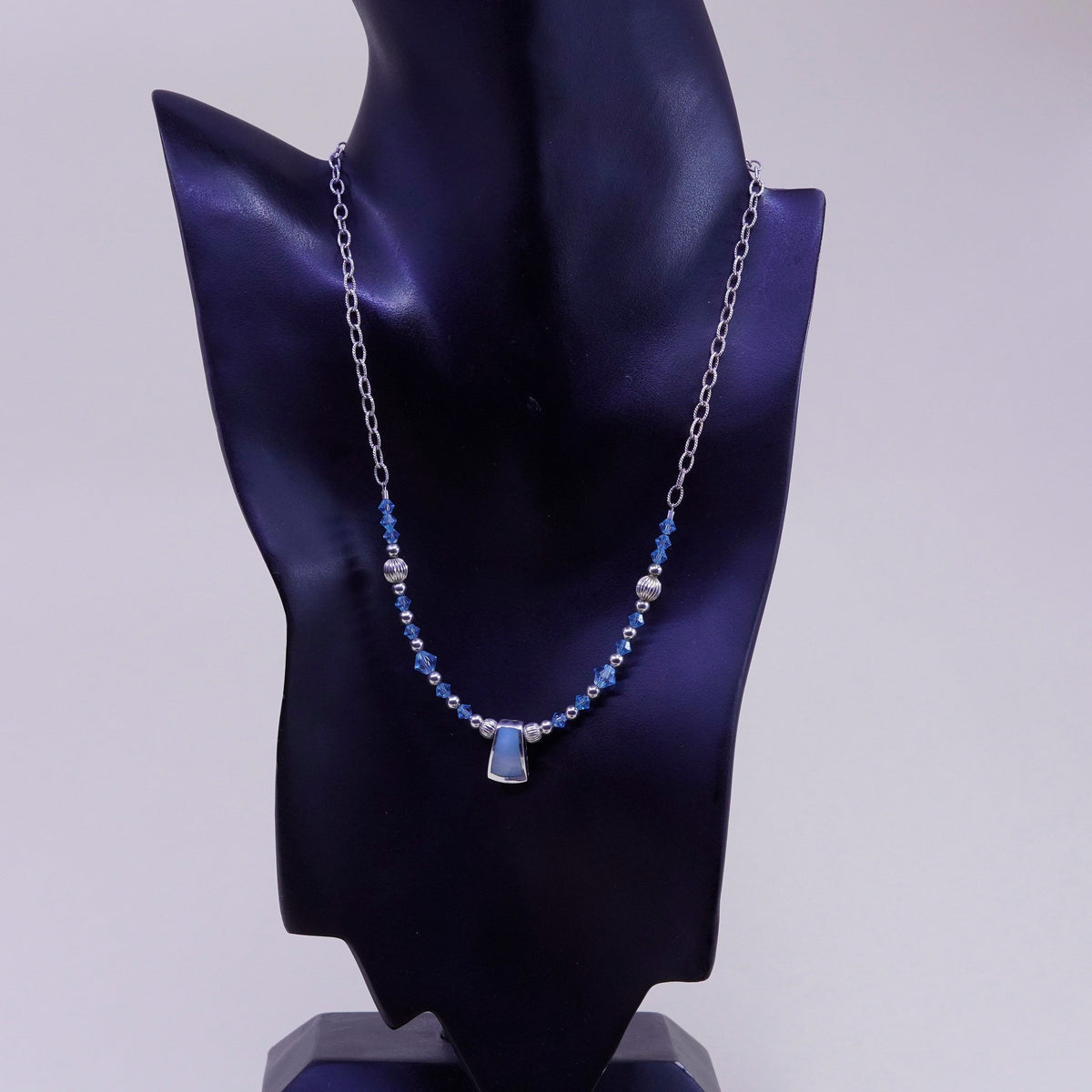 17”, Sterling 925 silver necklace with crystal beads mother of pearl pendant