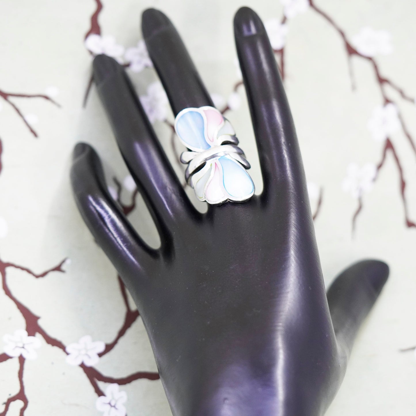 Size 8, vintage Sterling 925 silver ring with pink and blue mother of pearl