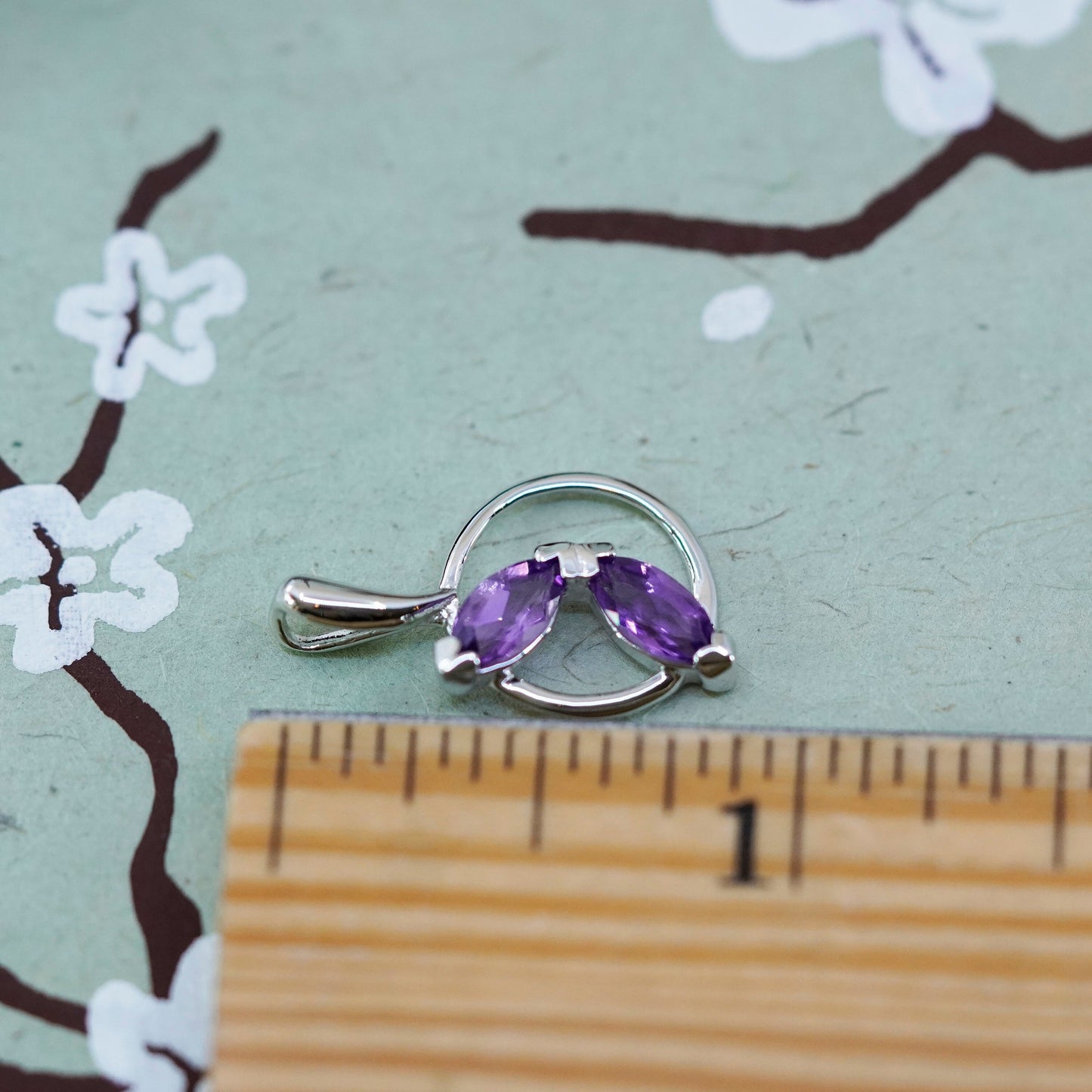 vintage sterling silver 925 circle pendant with amethyst, shiny