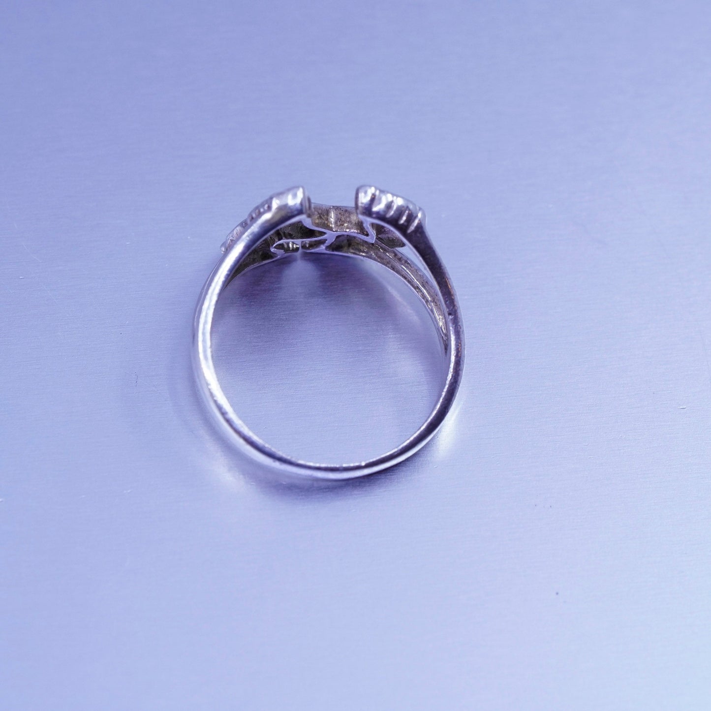 Size 6, vintage southwestern Sterling 925 silver ring, footprints band