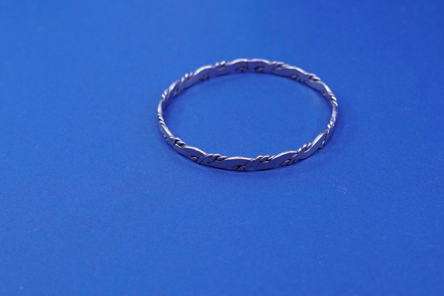 8.25”, vtg Taxco mexico alpaca silver handmade bracelet, twisted cable bangle