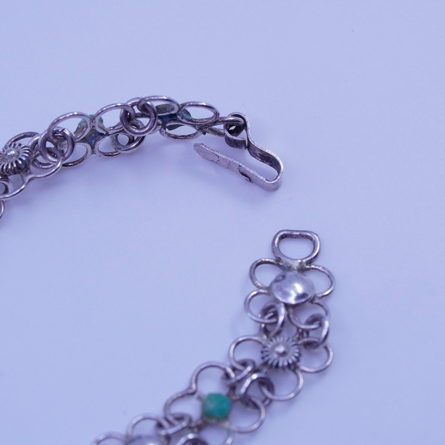 6.75”, vintage Sterling 925 silver bracelet with clover links and peridot