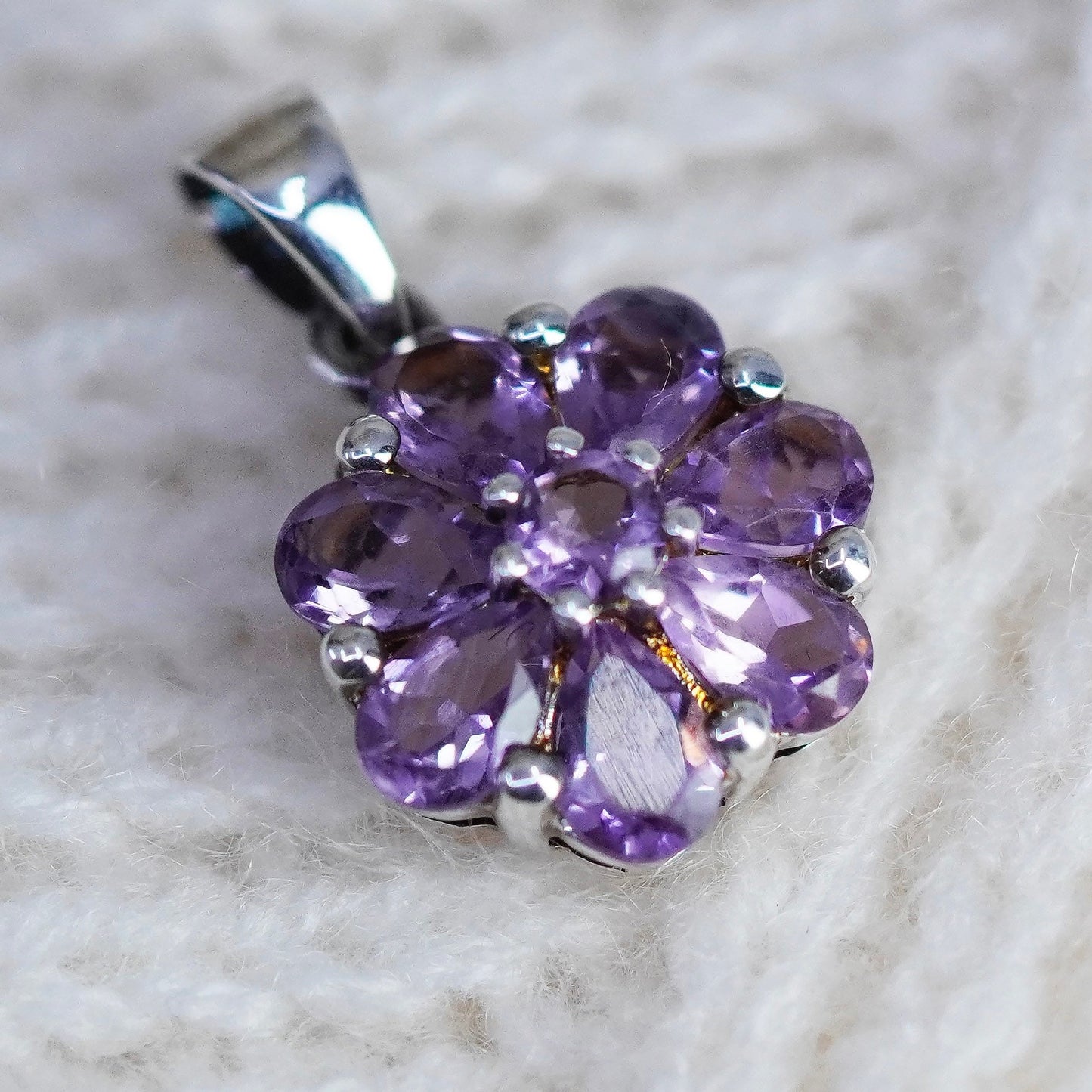 Vintage Sterling 925 silver handmade flower pendant with amethyst