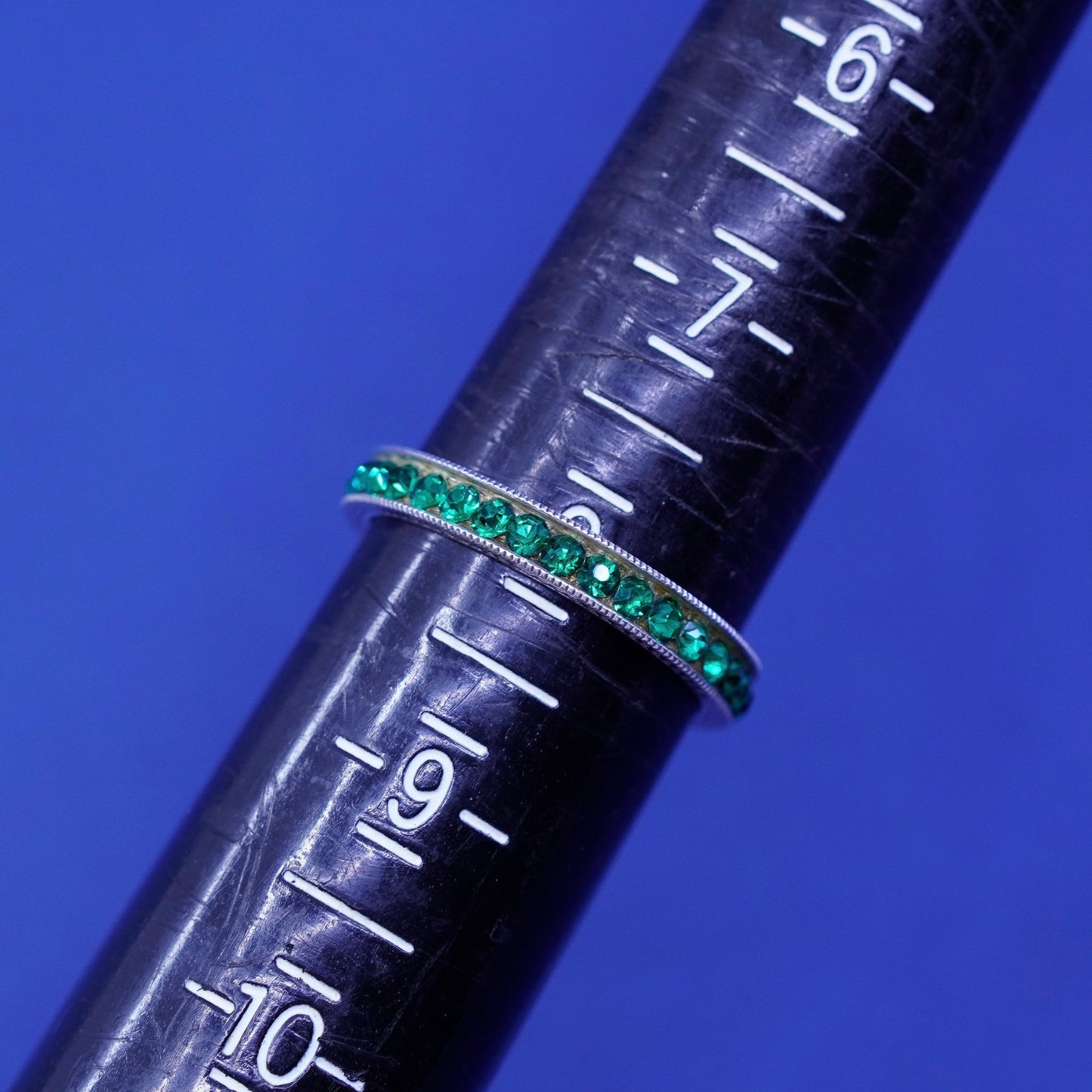 Size 8, vintage Sterling silver ring, 925 stackable band with green Crystal