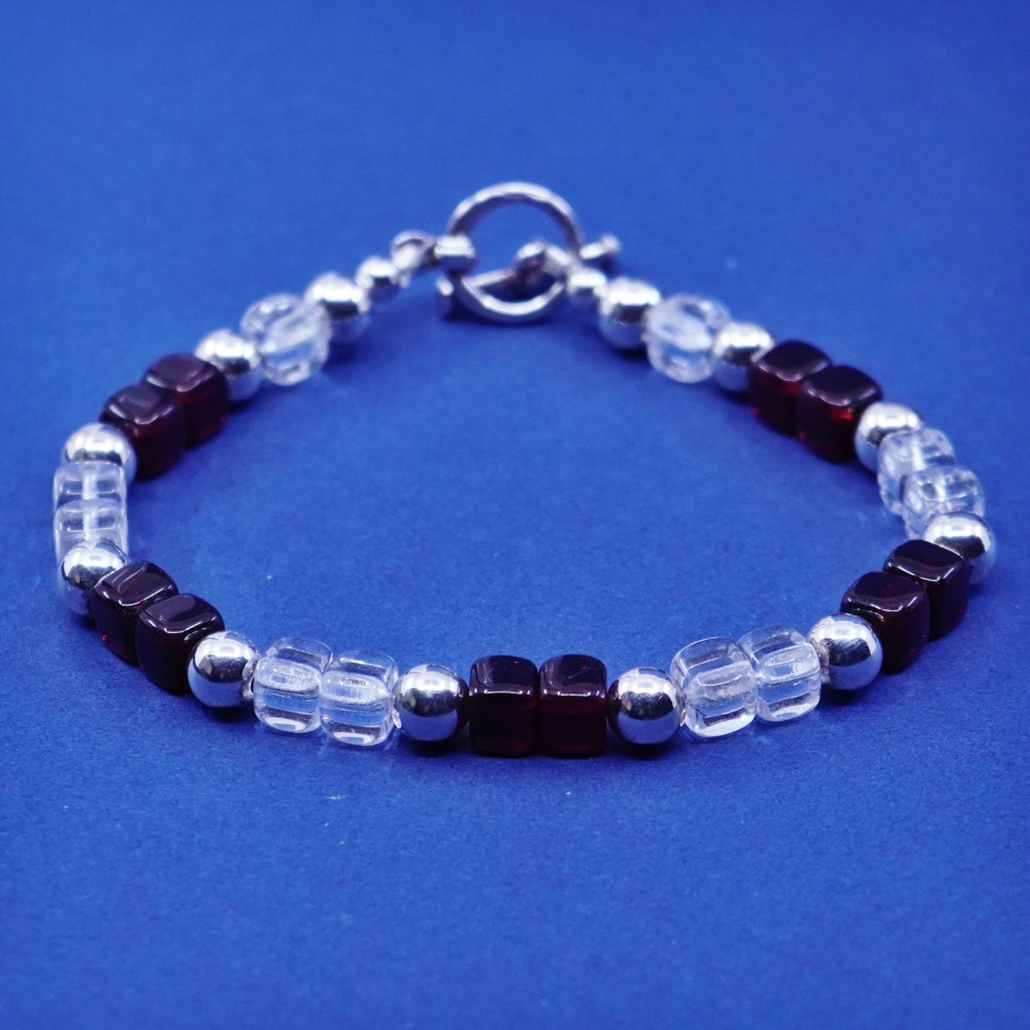 7”, vintage Sterling 925 silver bracelet with garnet with toggle closure