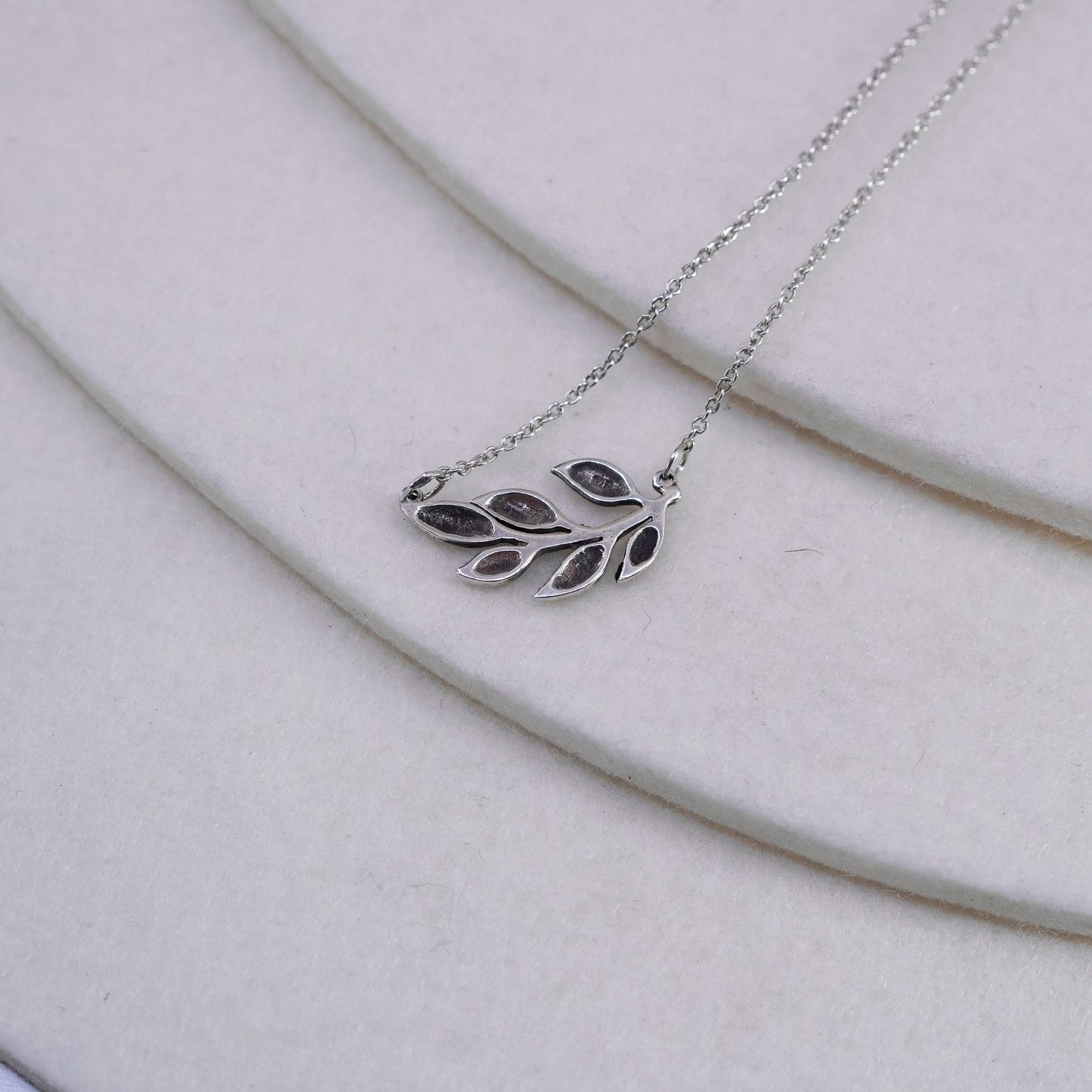 17+2”, Sterling 925 silver handmade circle chain necklace with leaf pendant