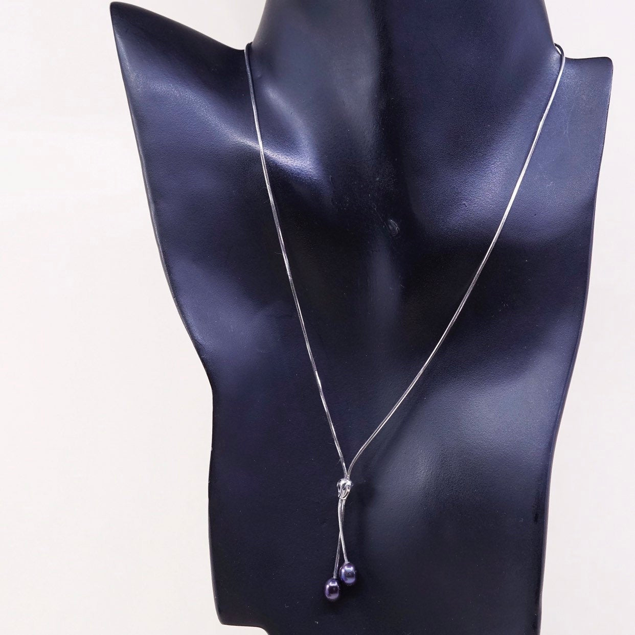 16", VTG sterling silver necklace, black pearl pendant w/ snake chain