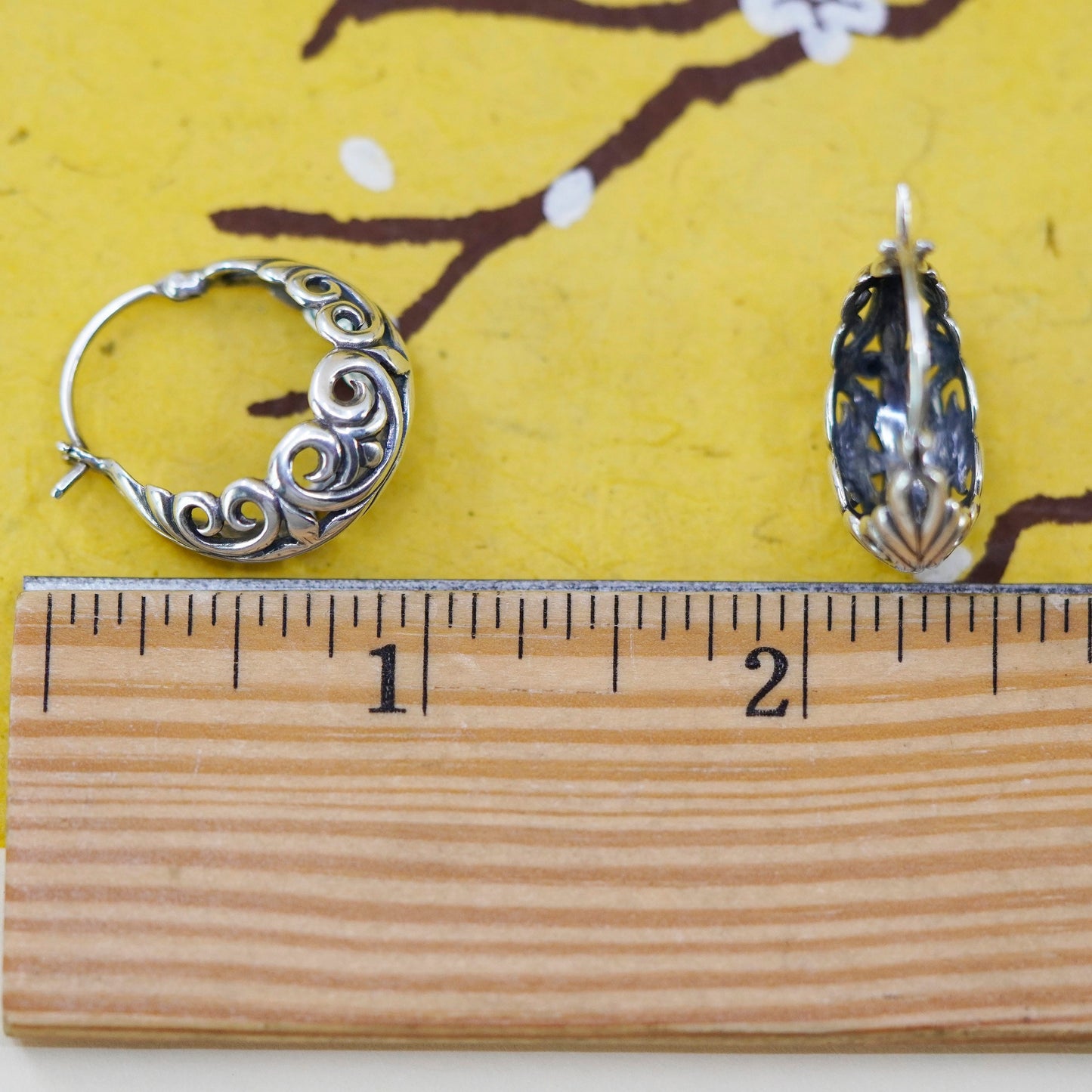 RARE Silpada 925 Sterling Silver Filigree Open Hoop Huggie Post Earrings P1126