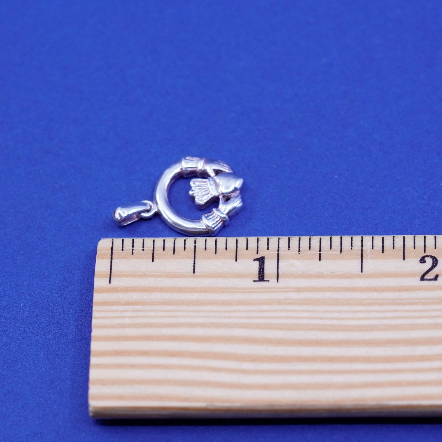 Solvar Sterling silver handmade pendant, 925 Irish claddagh holding heart charm