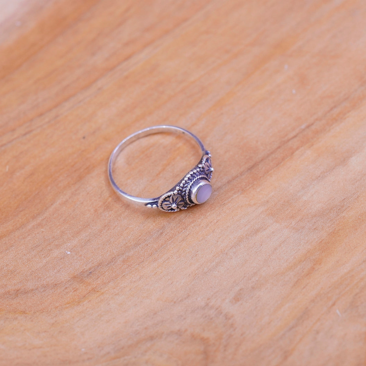 Size 7, vintage Sterling 925 silver handmade ring with moonstone and flower