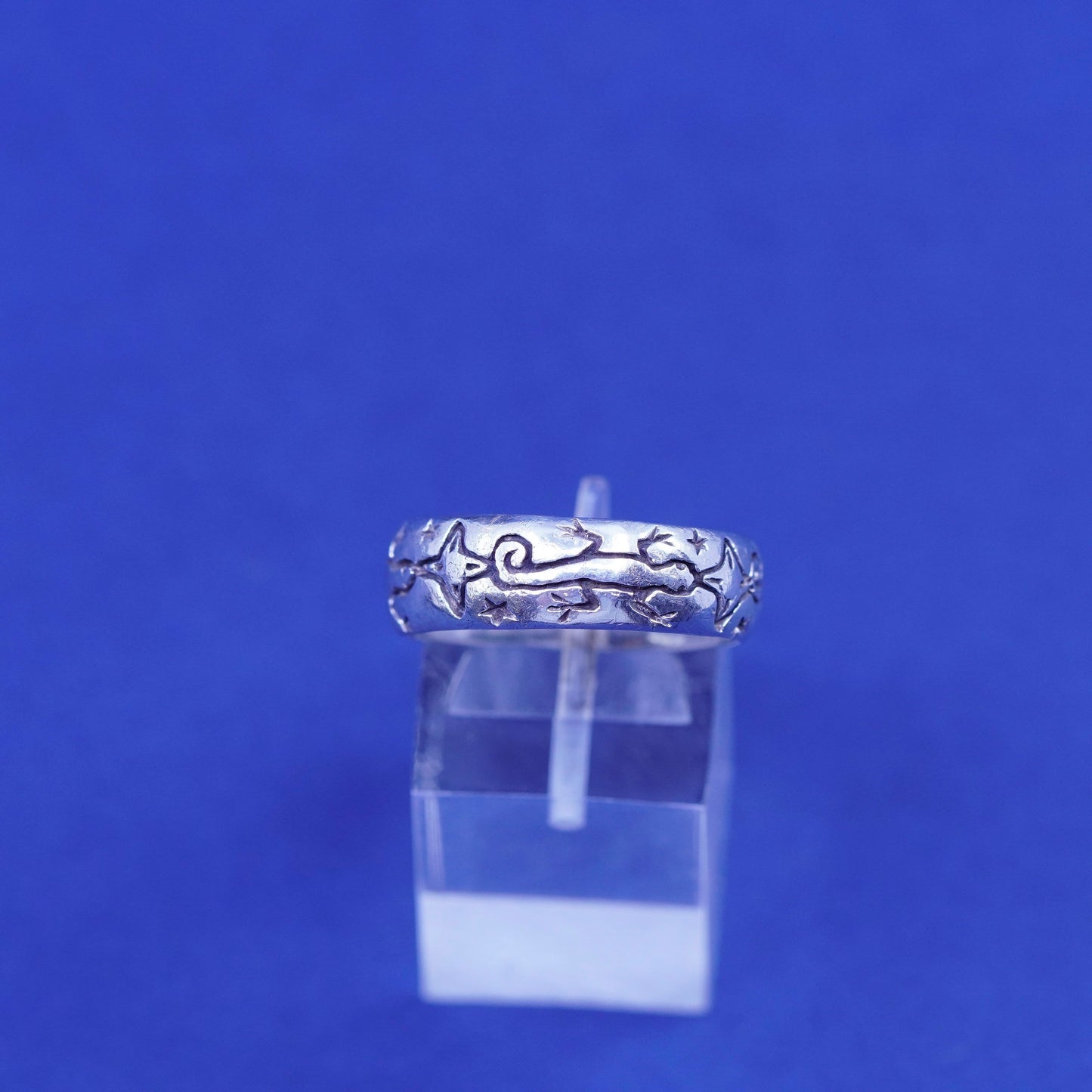 Size 9, vintage sterling silver handmade ring, 925 wide band embossed lizard