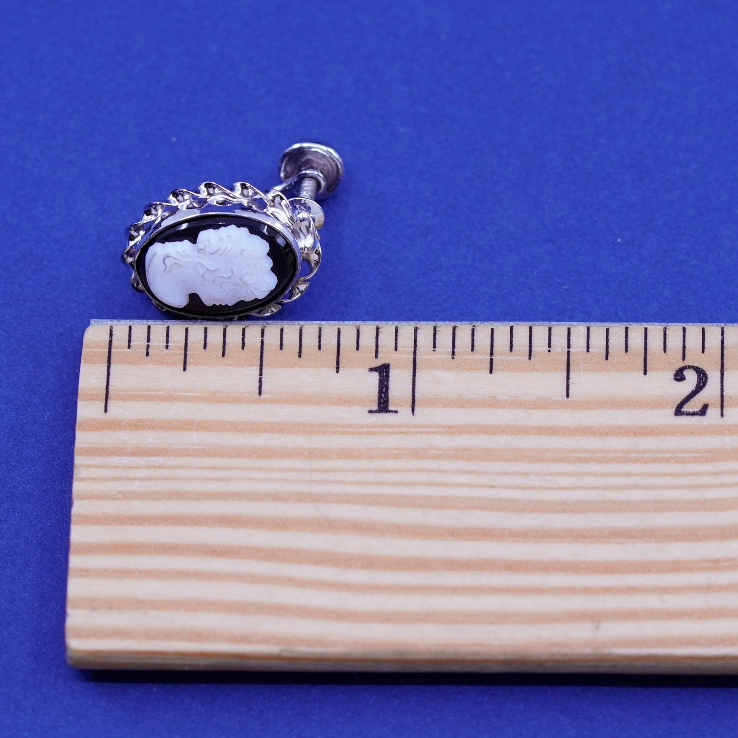 Vintage Sterling 925 silver screw back earrings with cameo