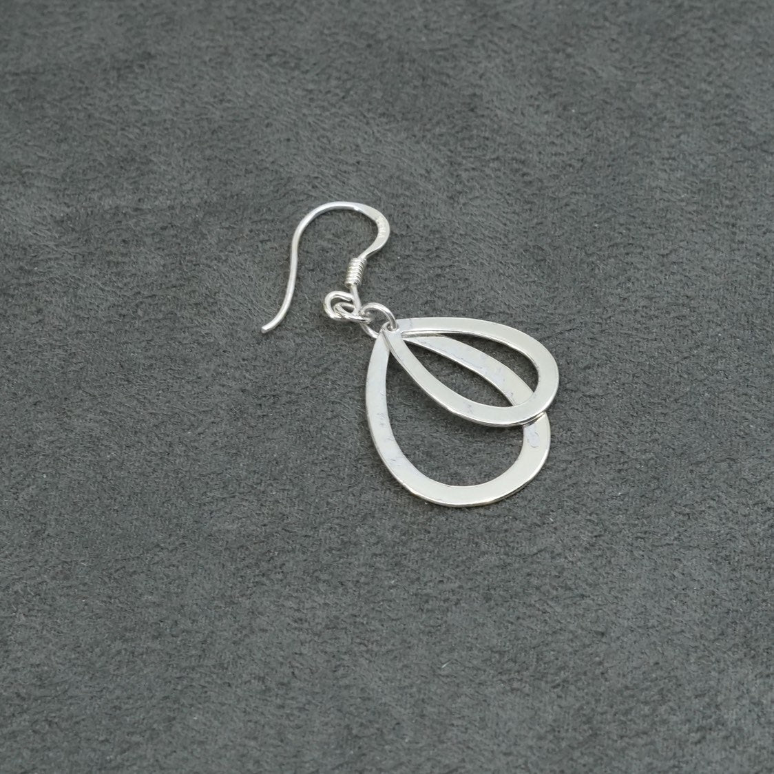 vtg Sterling silver handmade earrings, 925 w/ teardrop drops, stamped 925