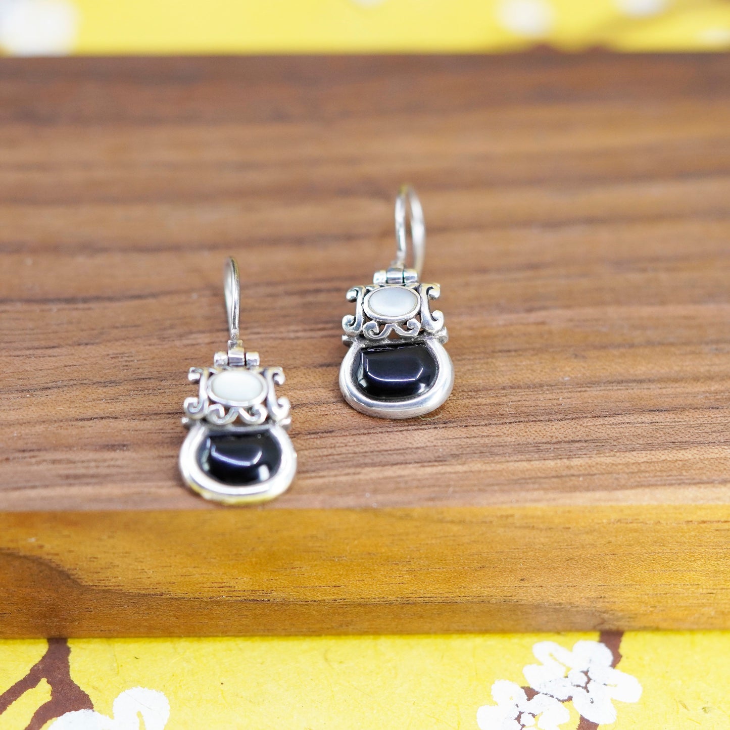 Vintage Sterling 925 silver handmade filigree earrings oval onyx mother pearl