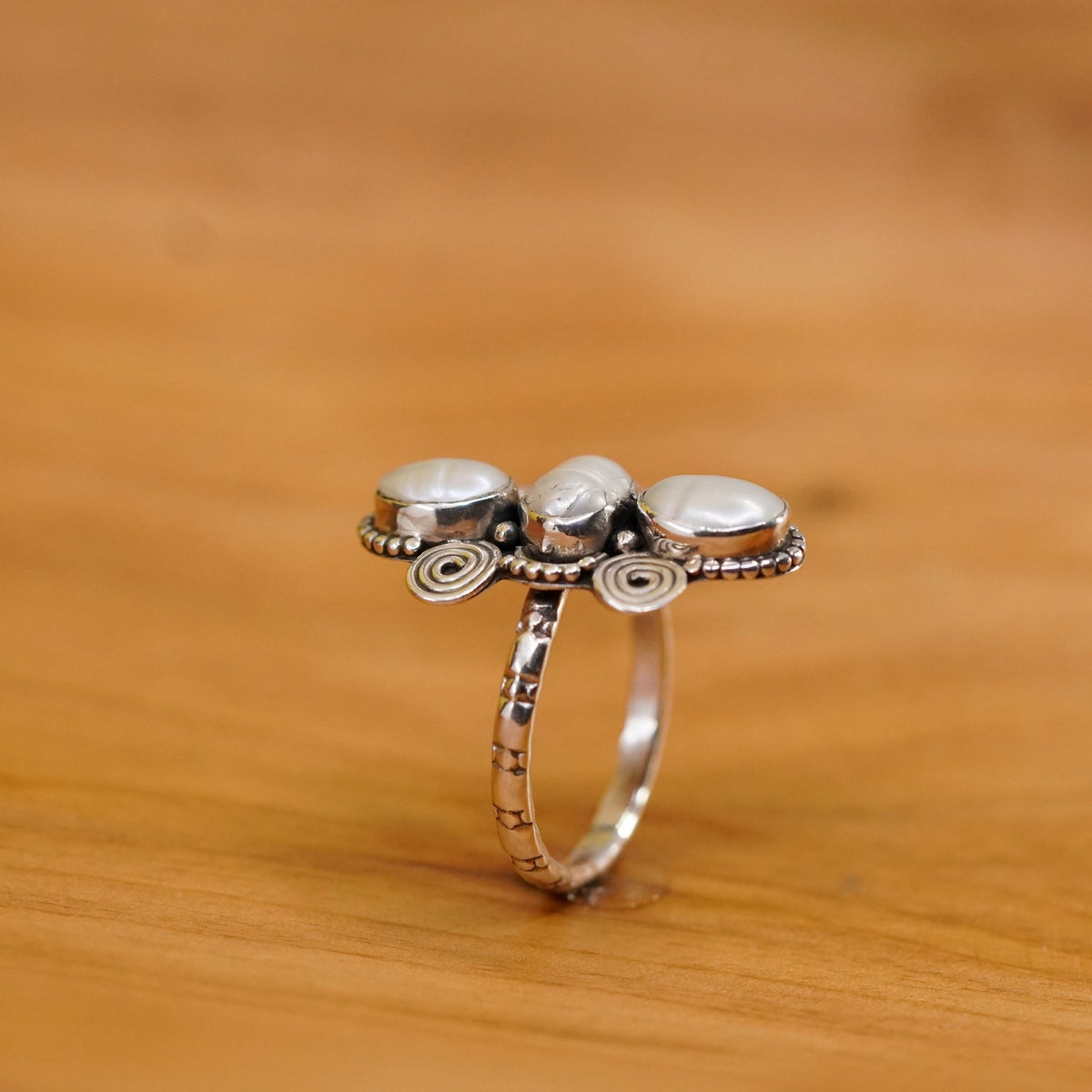 Size 7.5, vintage Sterling 925 silver handmade Pearl Ring with wired around