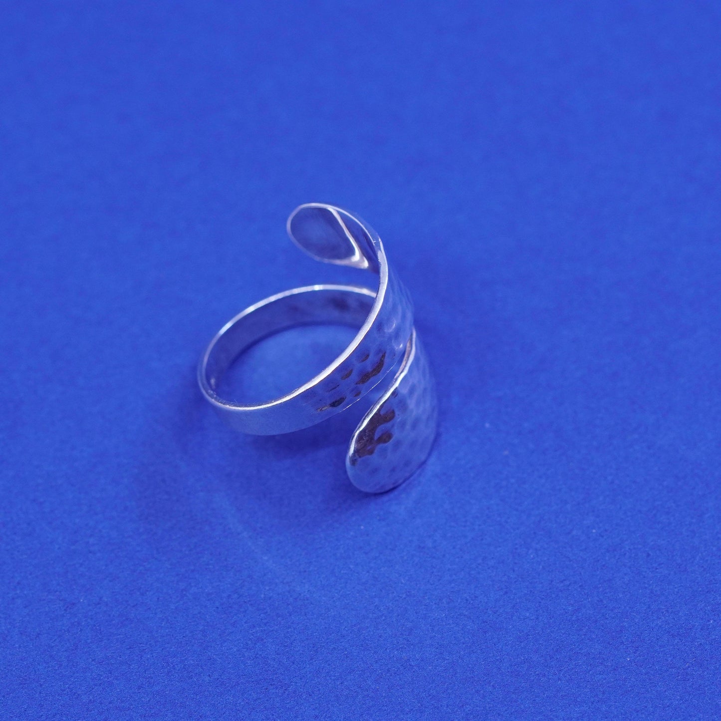 Size 8, vintage Sterling silver handmade hammered wrapped ring, modern 925 band