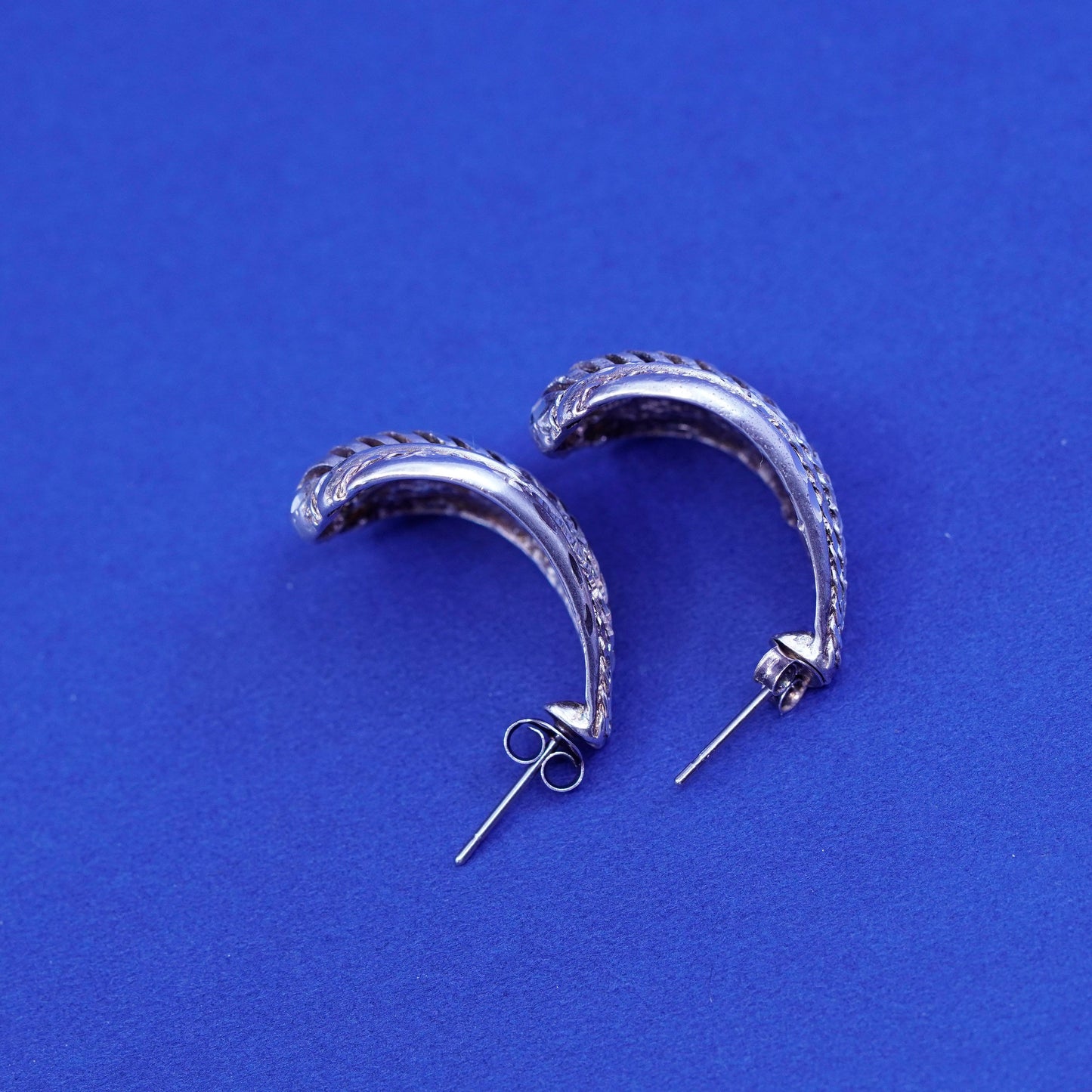 Vintage Sterling silver handmade earrings, ribbed 925 Huggie studs filigree