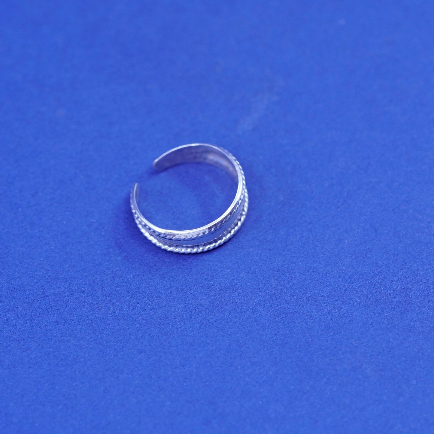 Size 3.5, vintage Sterling silver handmade ring, 925 band with cable
