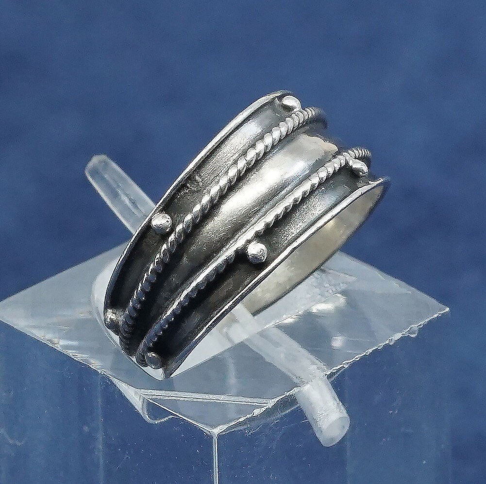 sz 4, vtg mexico Sterling silver handmade band, 925 band w/ bead N cable