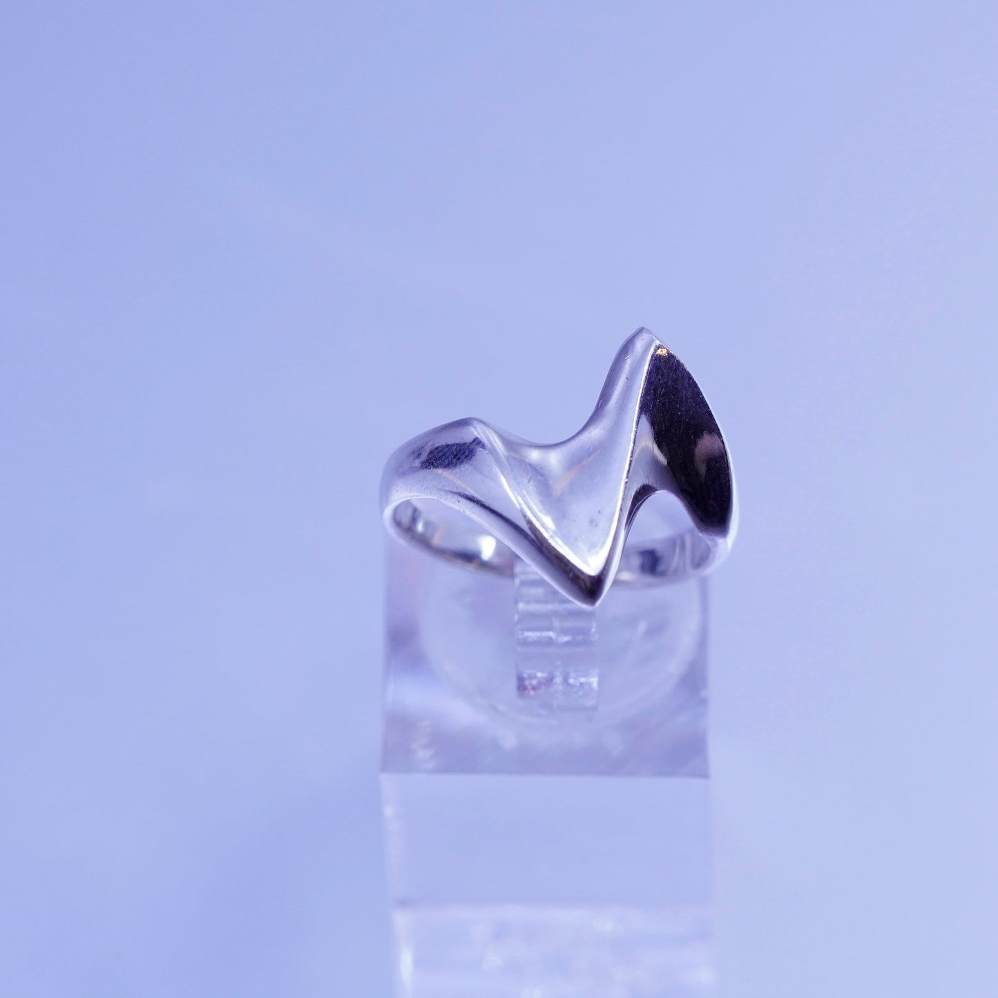 Size 8, vintage southwestern Sterling 925 silver ribbed ring, band