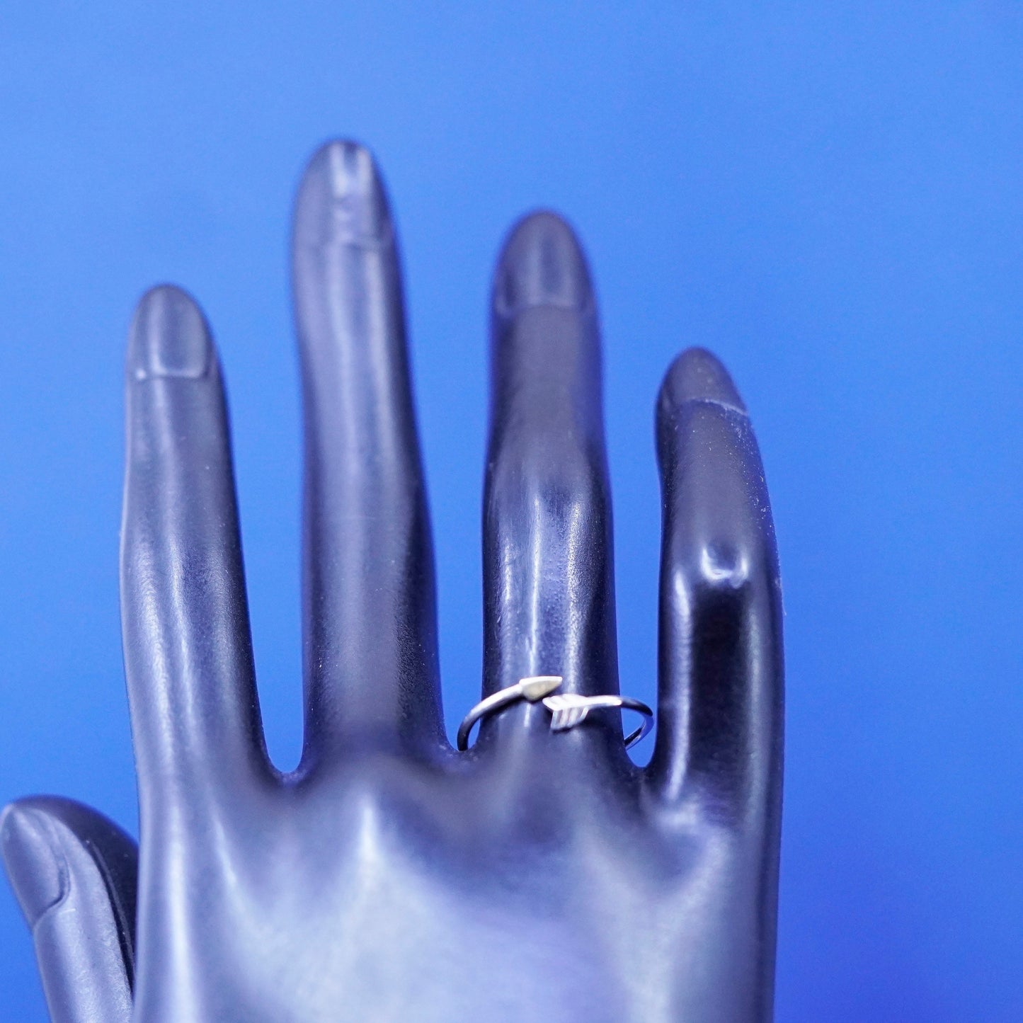 Size 8, vintage sterling silver handmade ring, 925 arrow wrap stackable band