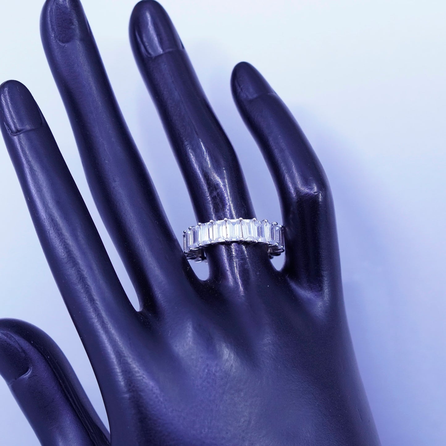Size 7.5, vintage Sterling 925 silver ring, Cz around band