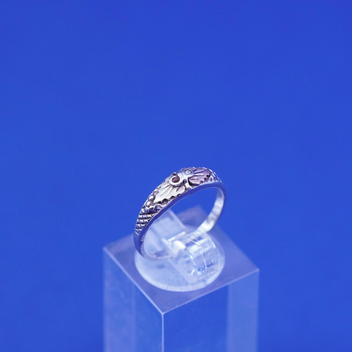 Size 6, two tone Sterling 925 silver ring, band with 12K gold rose gold leaves