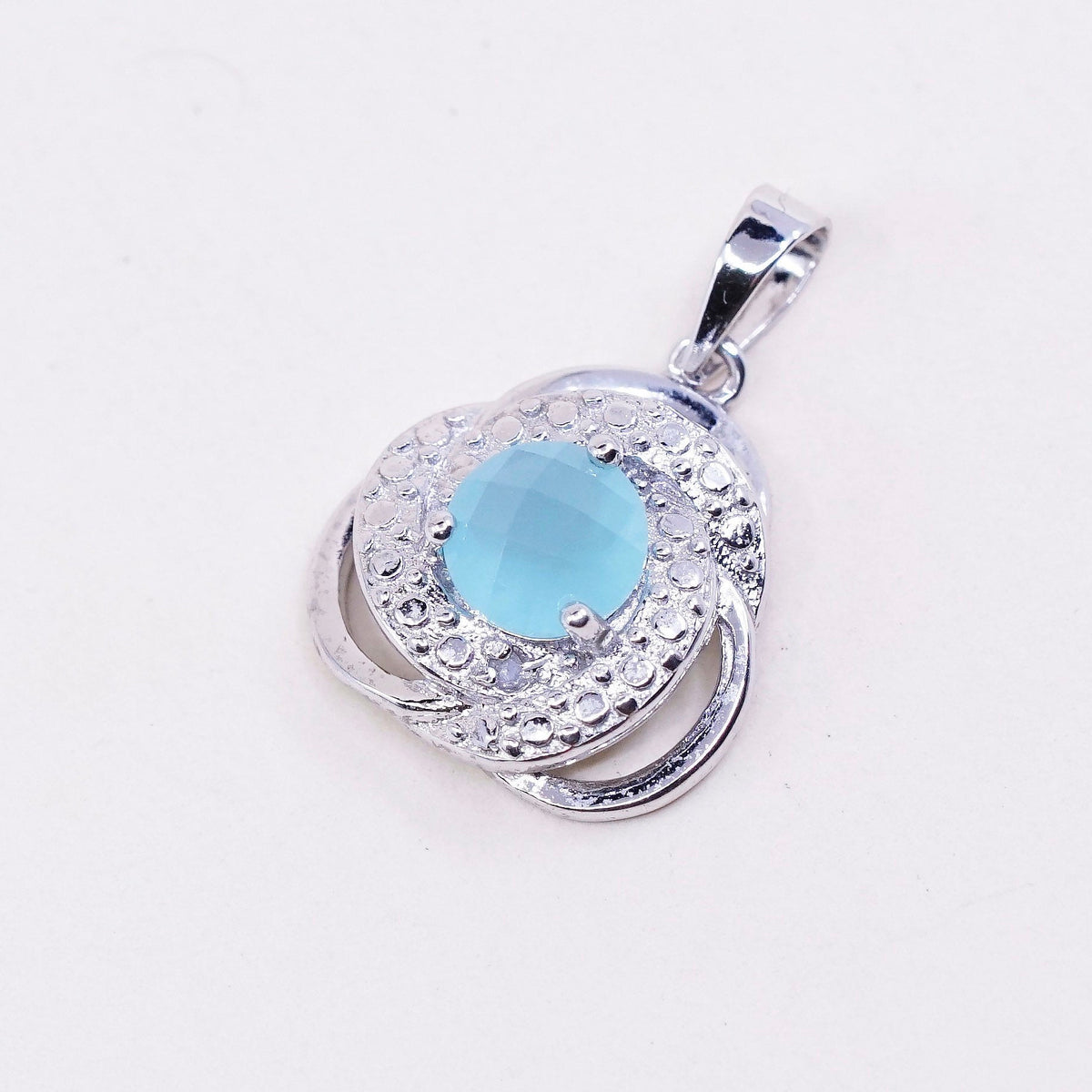 Vintage sterling 925 silver pendant with green Chalcedony