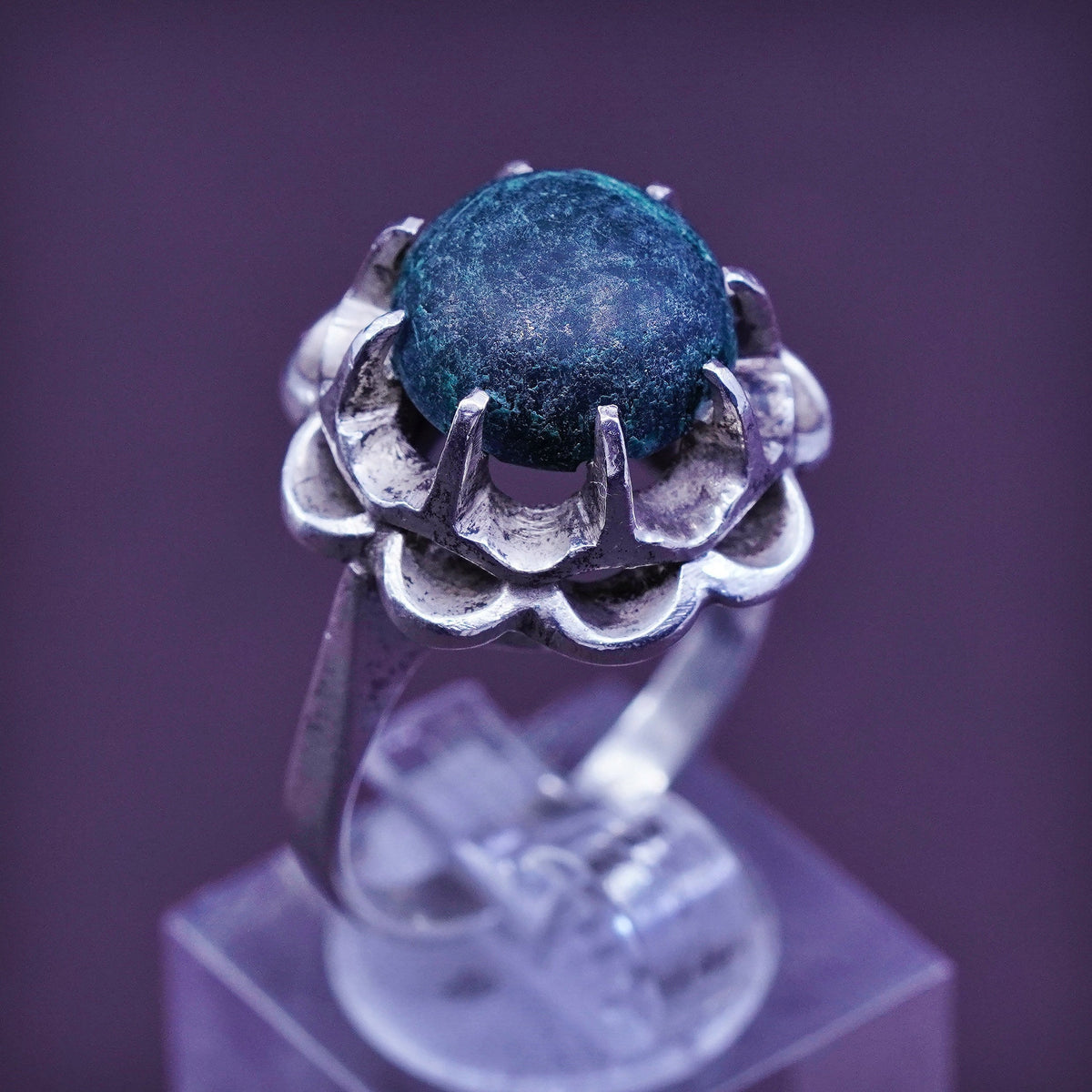 Size 9, vintage Sterling 925 silver handmade flower ring with turquoise