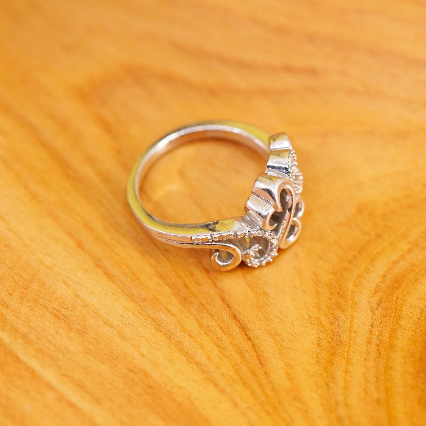 Size 7, vintage Sterling silver ring, 925 entwined Heart band genuine diamond
