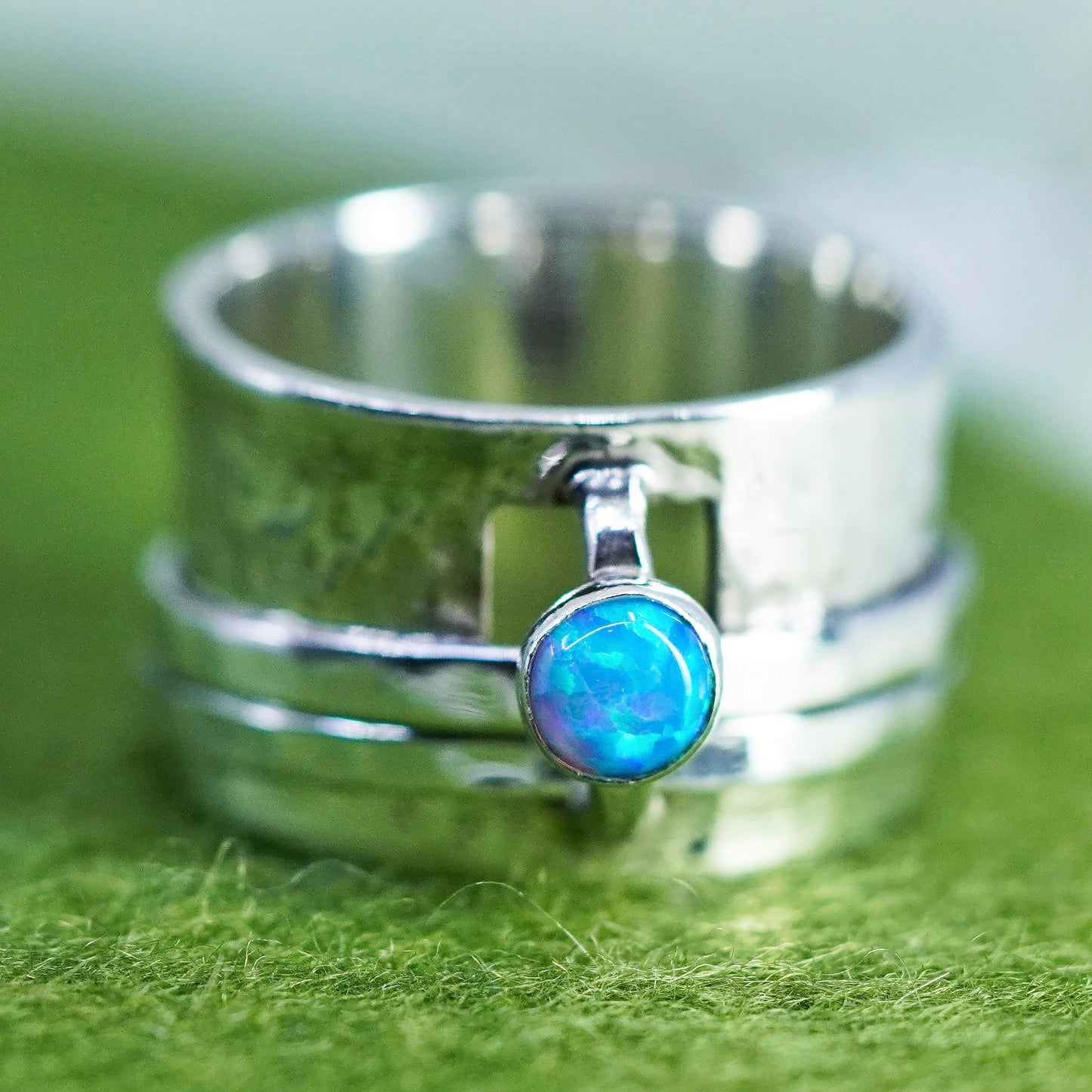 Size 8.5, VTG Silpada R0897 Sterling 925 silver spinner ring, band with opal