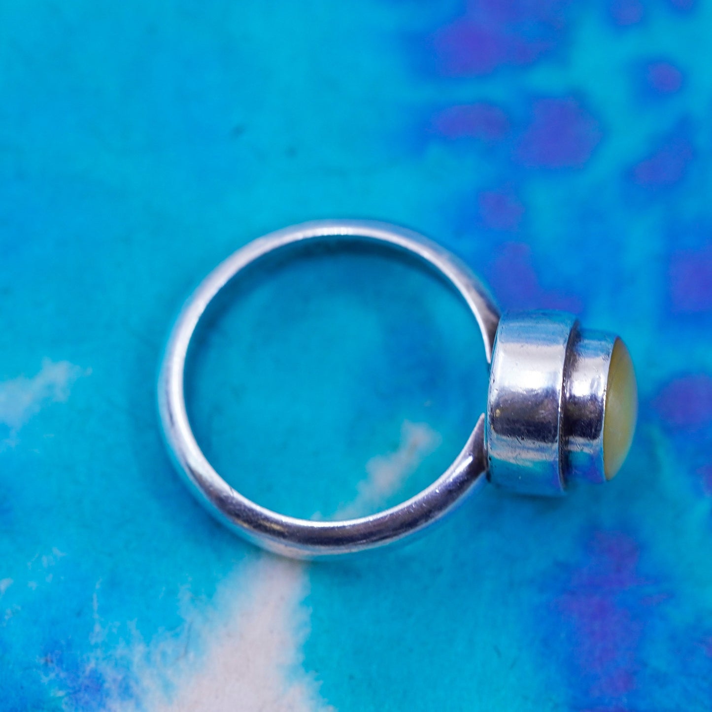 Size 5, vintage sterling 925 silver handmade ring with gold mother of pearl