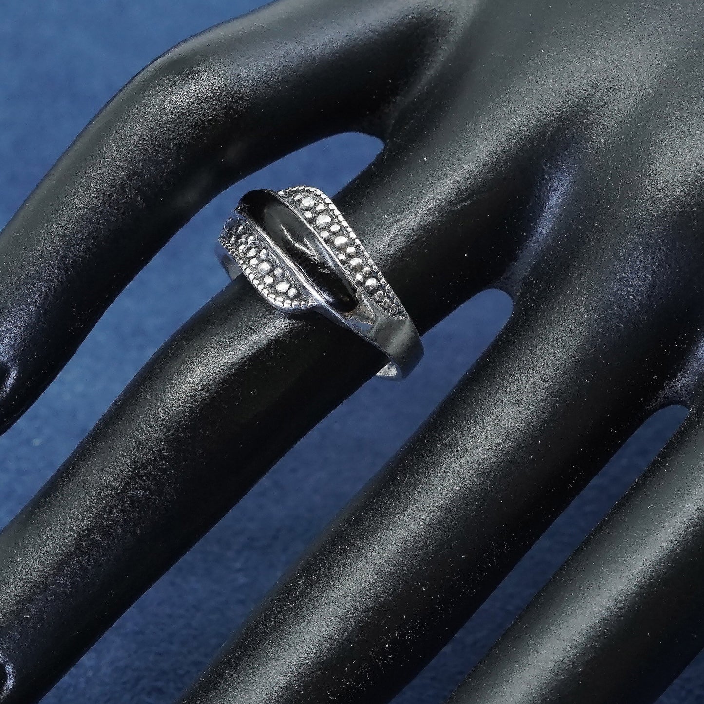 sz 7.5, vtg sterling silver handmade ring, 925 w/ teardrop obsidian N marcasite